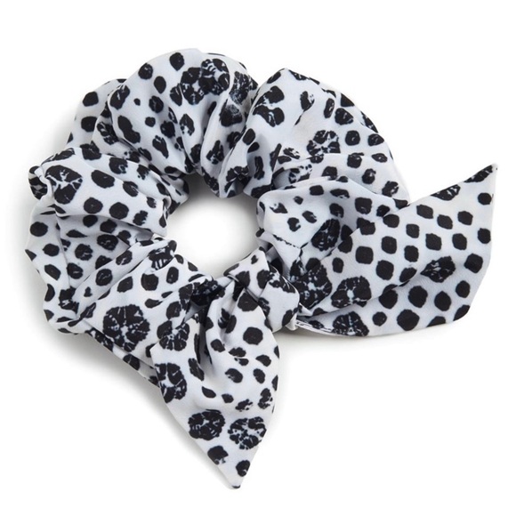 NEW HEMANT AND NANDITA PRINTED SCRUNCHIE - Picture 3 of 3